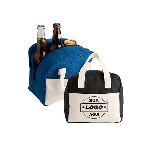 Bolsa térmica confccionada em poliéster, com fechamento em zíper e capacidade máxima de 8 litros. Possui revestimento térmico em folha de aluminio, alem de bolso frontal aberto e alças de mão em poliéster mesclado com algodão.
Altura : 20 cm
Largura : 22 cm
Profundidade : 14 cm
Medidas aproximadas para gravação (CxL): 10 cm x 20 cm